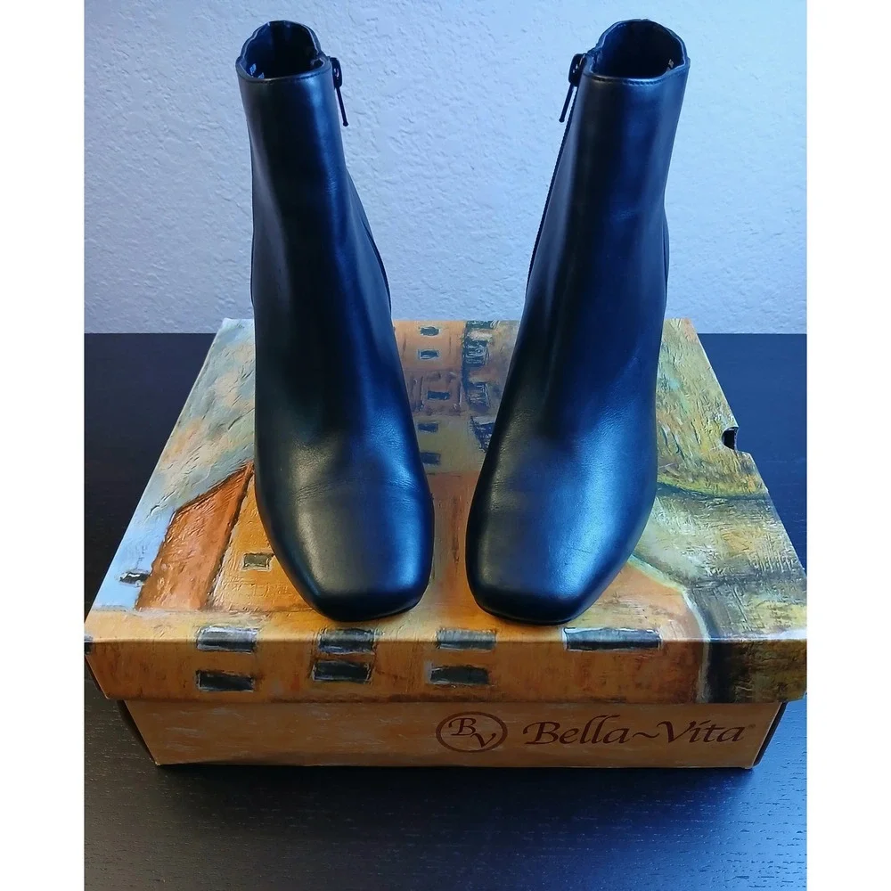 Bella Vita Wilma Black Leather Square Toe Block Heel Ankle Boots 8.5W 50-4002